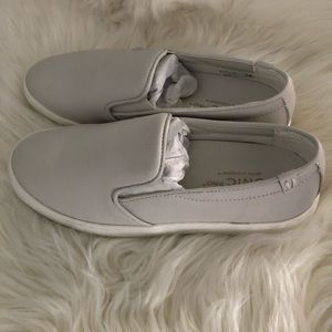 Women’s Mahoney Avery White Shoes by Vionic